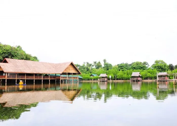 리조트 Papakit's Marina And Fishing Lagoon Powered By Cocotel